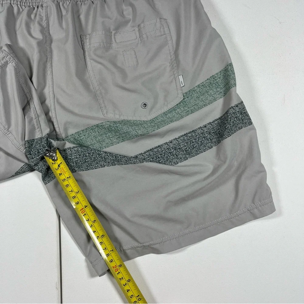 Vuori Kore Shorts Lined Drawstring Running Gym Stretch Gray Striped 8” Men’s XL - Picture 13 of 13